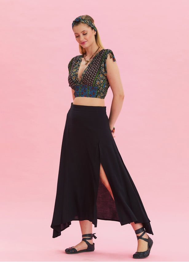 Black Asymmetrical Skirt with Zipper Detail and Slit 4638